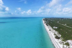 Oceanside 2 Bedroom Luxury Villa with Private Pool, 500ft from Long Bay Beach -V6